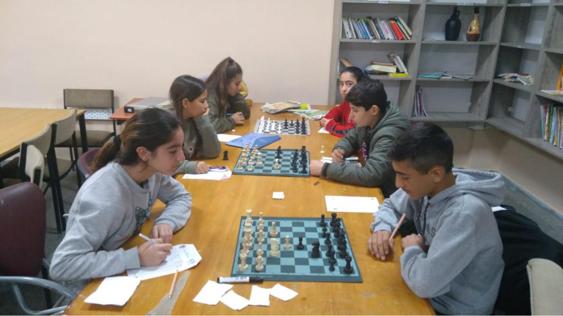 Okulumuzda Satranç dersleri devam ediyor