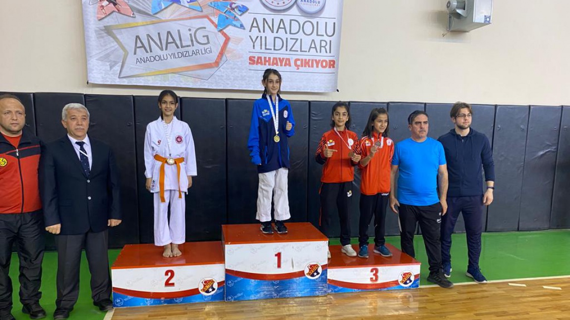 Anadolu Yıldızlar Liginde karate müsabakalarında Türkiye yarı finalindeyiz..